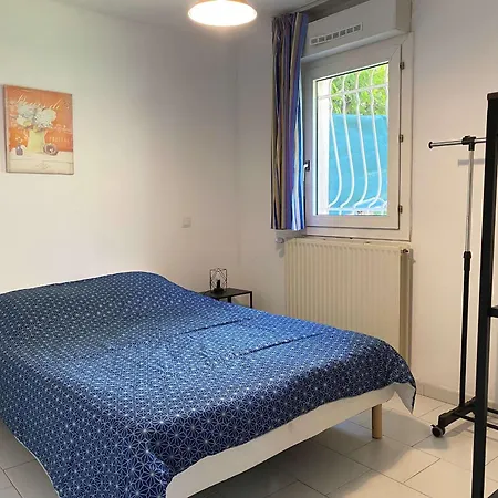 Spacieux T3 Avec Terrasse Et Piscine A - Fr-1-553-287