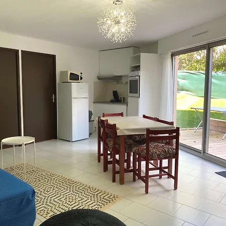 Apartment Spacieux T3 Avec Terrasse Et Piscine A - Fr-1-553-287 *